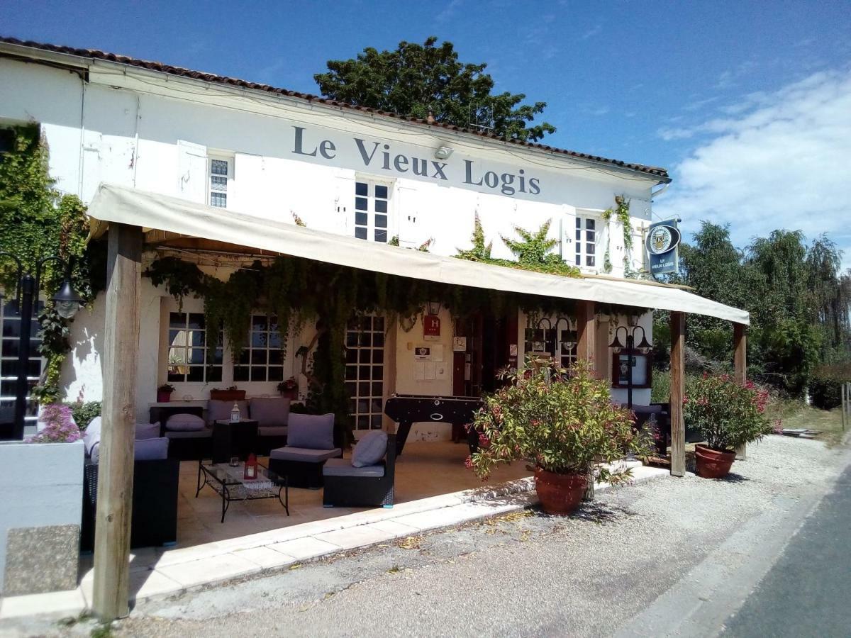 Hotel Le Vieux Logis De Clam Esterno foto